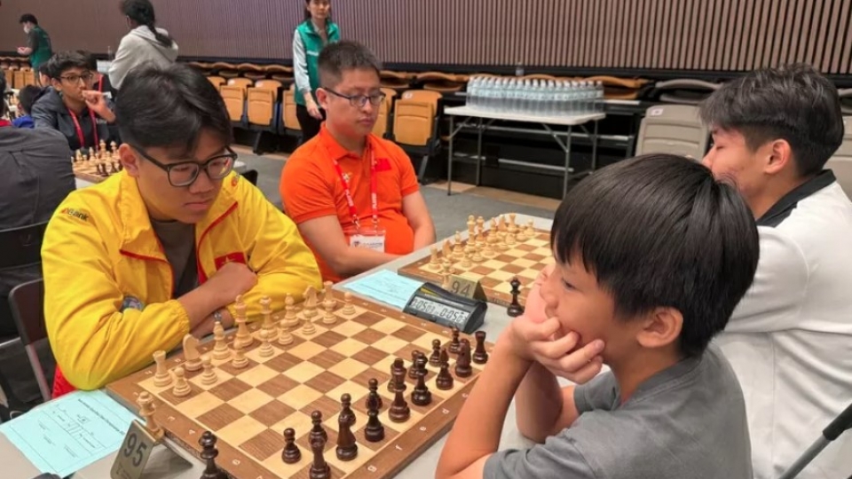 Two Vietnamese players compete at Asian Amateur Chess Championships